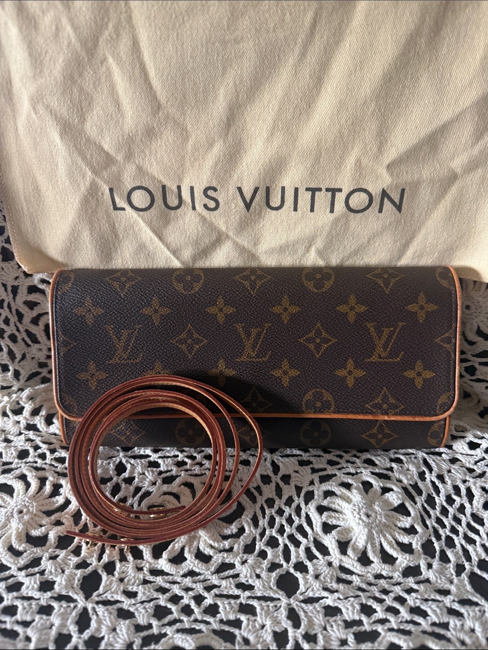 Louis Vuitton Pochette Twin GM Monogram